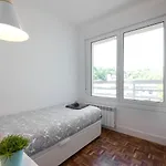 Sereno Refugio En Barrio Residencial *